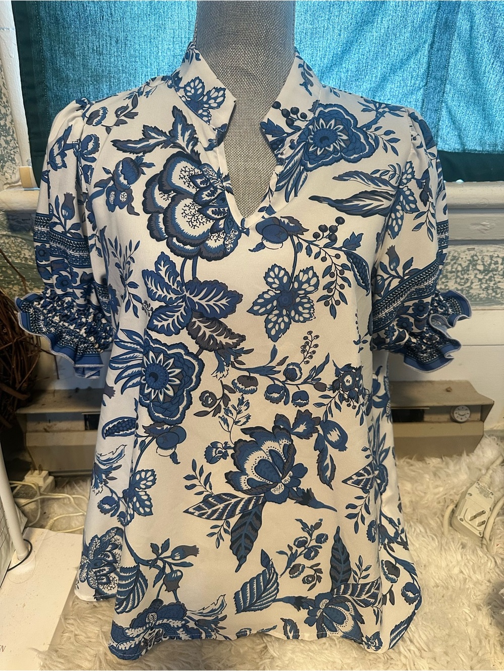 SHEIN Blue Floral Notch-Neck Blouse
